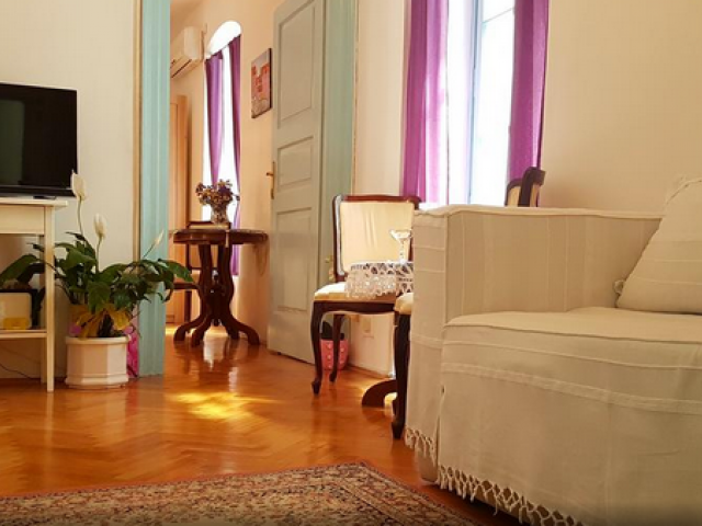 Split,Croatia,2 Bedrooms Bedrooms,1 BathroomBathrooms,Apartment,1101