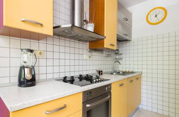 Split,Croatia,2 Bedrooms Bedrooms,1 BathroomBathrooms,Apartment,1102