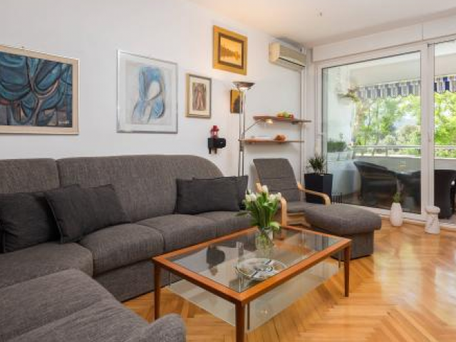 Split,Croatia,2 Bedrooms Bedrooms,1 BathroomBathrooms,Apartment,1102