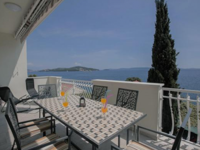 Split,Croatia,2 Bedrooms Bedrooms,1 BathroomBathrooms,Apartment,1105