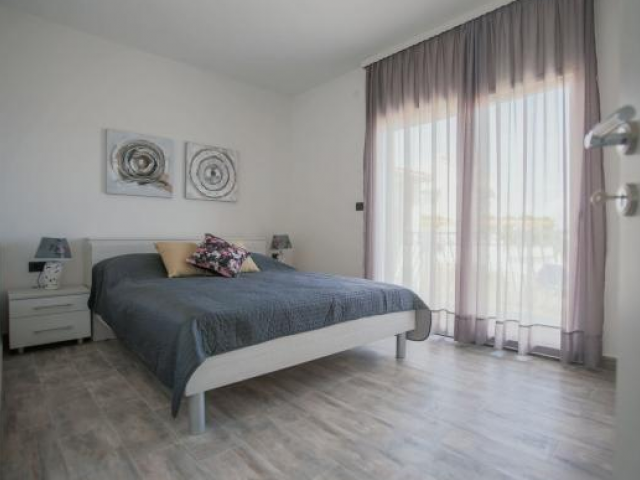Split,Croatia,2 Bedrooms Bedrooms,1 BathroomBathrooms,Apartment,1105