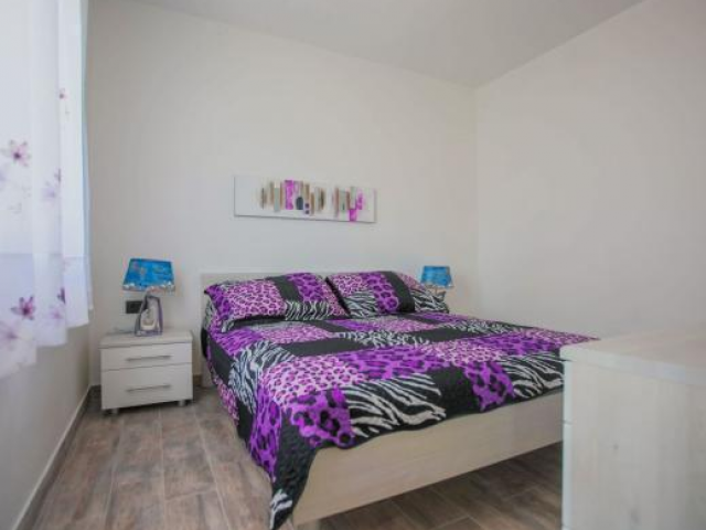 Split,Croatia,2 Bedrooms Bedrooms,1 BathroomBathrooms,Apartment,1105