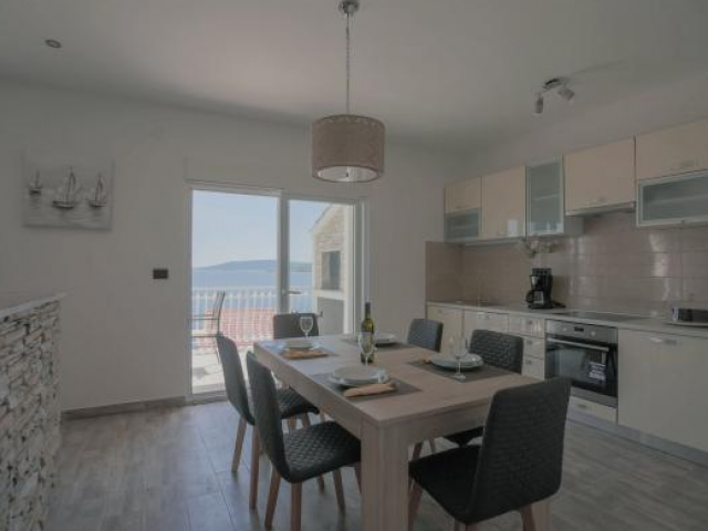 Split,Croatia,2 Bedrooms Bedrooms,1 BathroomBathrooms,Apartment,1105
