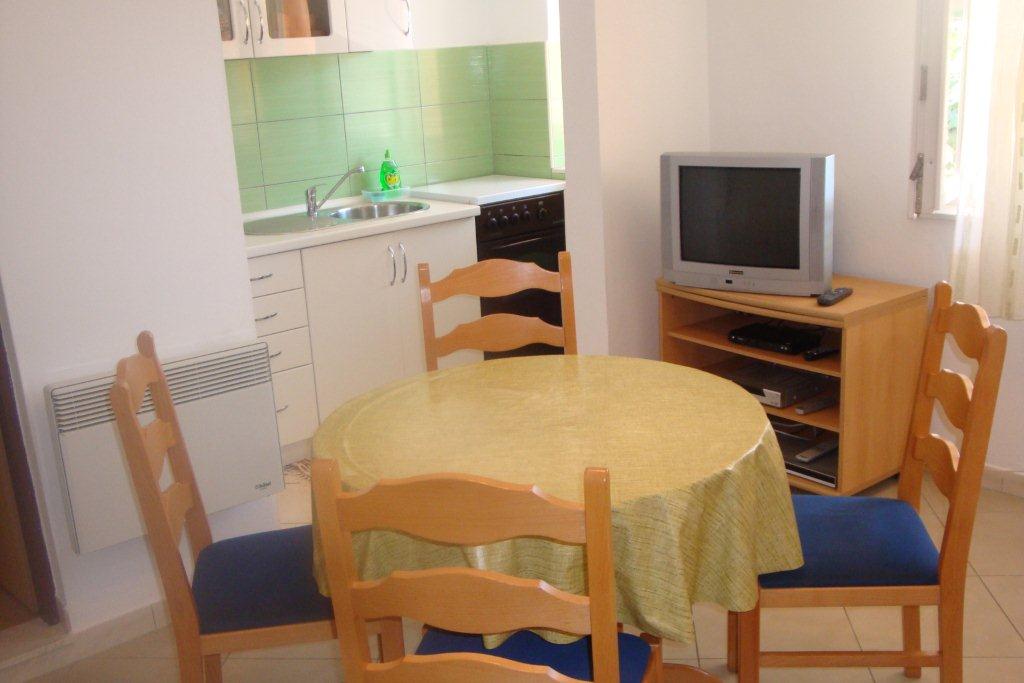 Tisno,Croatia,2 Bedrooms Bedrooms,1 BathroomBathrooms,Apartment,1121