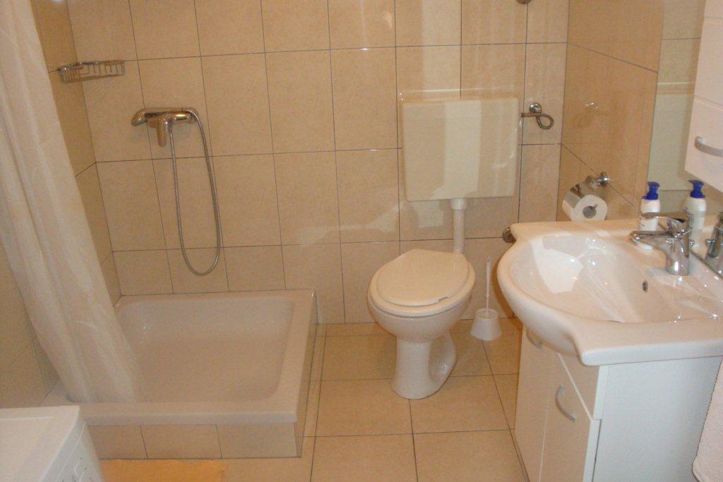 Tisno,Croatia,2 Bedrooms Bedrooms,1 BathroomBathrooms,Apartment,1121
