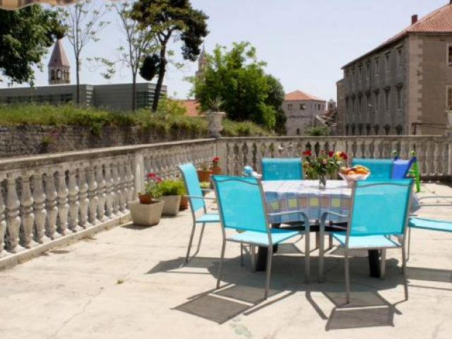 Split,Croatia,2 Bedrooms Bedrooms,1 BathroomBathrooms,Apartment,1126