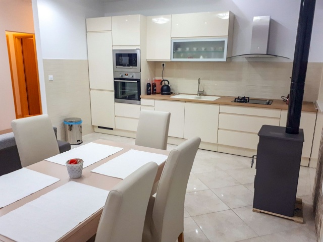 Split,Croatia,3 Bedrooms Bedrooms,2 BathroomsBathrooms,Apartment,1155