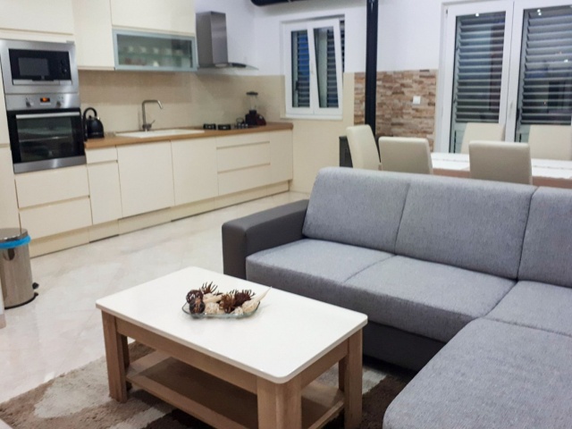 Split,Croatia,3 Bedrooms Bedrooms,2 BathroomsBathrooms,Apartment,1155