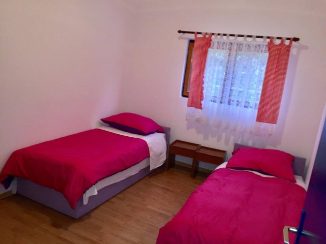 Split,CROATIA,5 Bedrooms Bedrooms,2 BathroomsBathrooms,Villa,1015