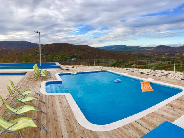 Split,CROATIA,5 Bedrooms Bedrooms,2 BathroomsBathrooms,Villa,1015