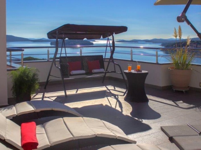 Tisno, Croatia, 3 Bedrooms Bedrooms, ,1 BathroomBathrooms,Apartment,Vacation Rental,1062