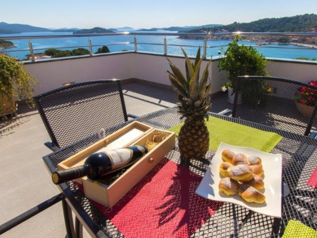 Tisno, Croatia, 3 Bedrooms Bedrooms, ,1 BathroomBathrooms,Apartment,Vacation Rental,1062